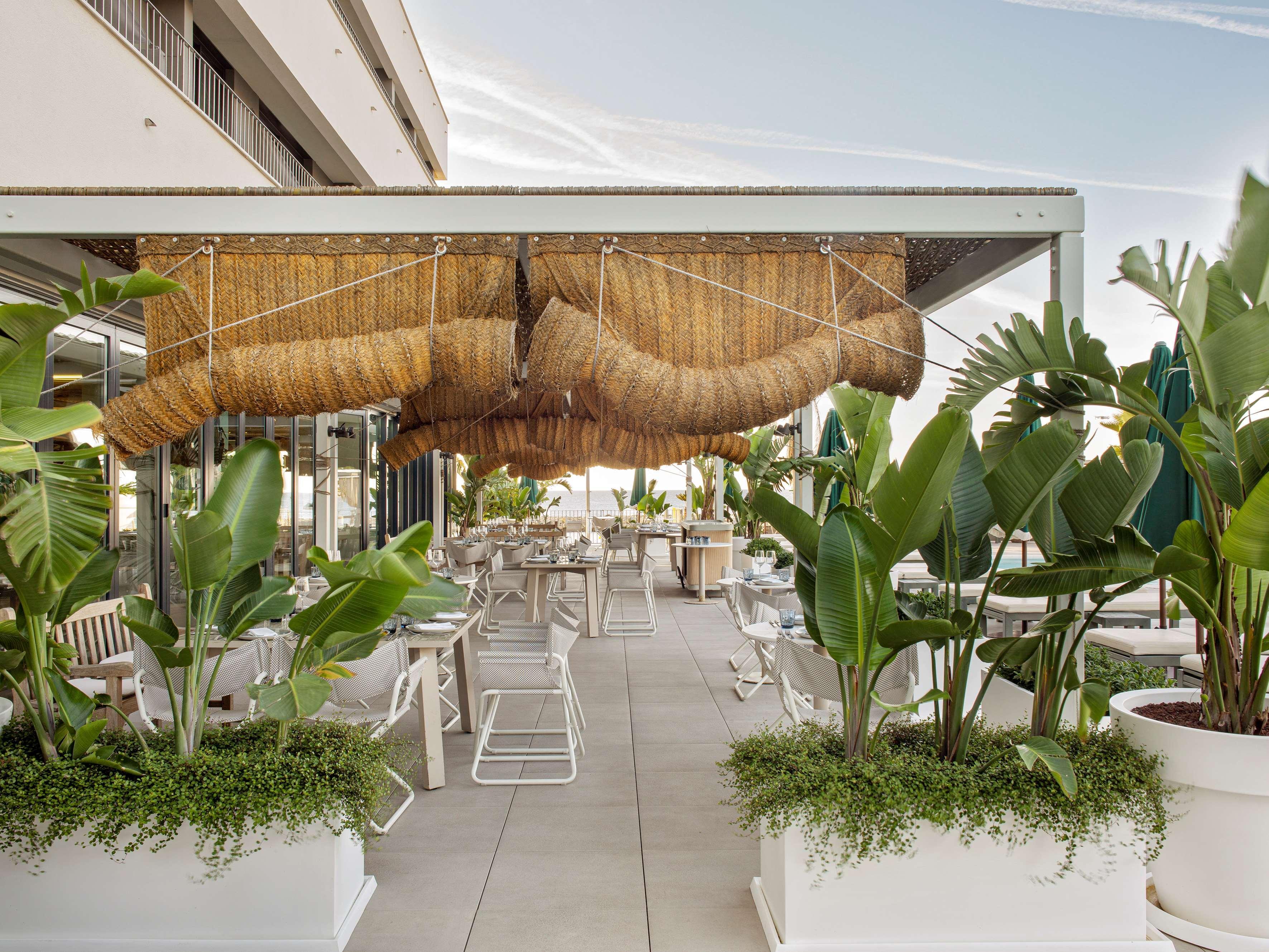 فندق Me Sitges Terramar المظهر الخارجي الصورة The rooftop terrace