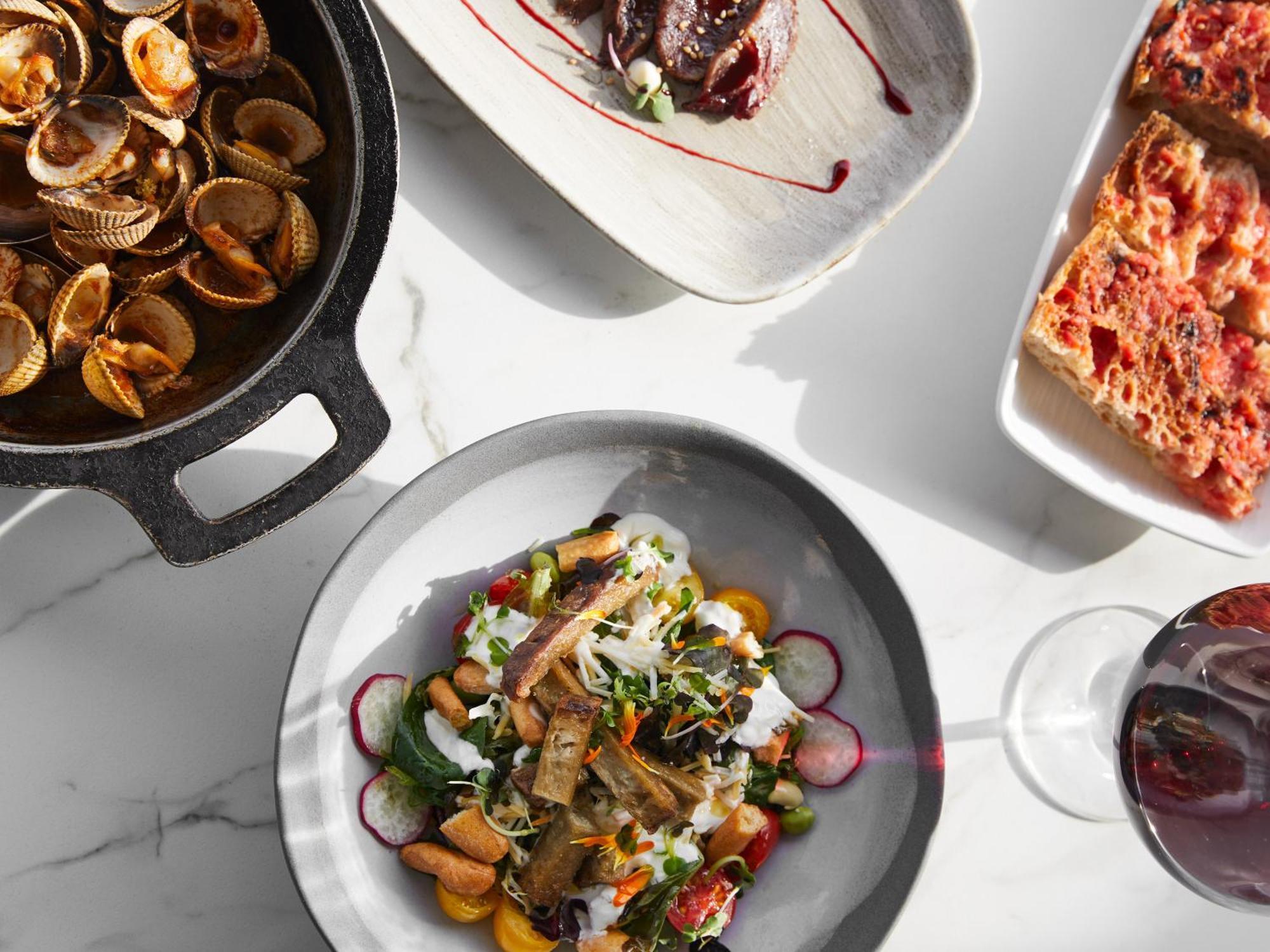 فندق Me Sitges Terramar المظهر الخارجي الصورة A selection of dishes from the restaurant