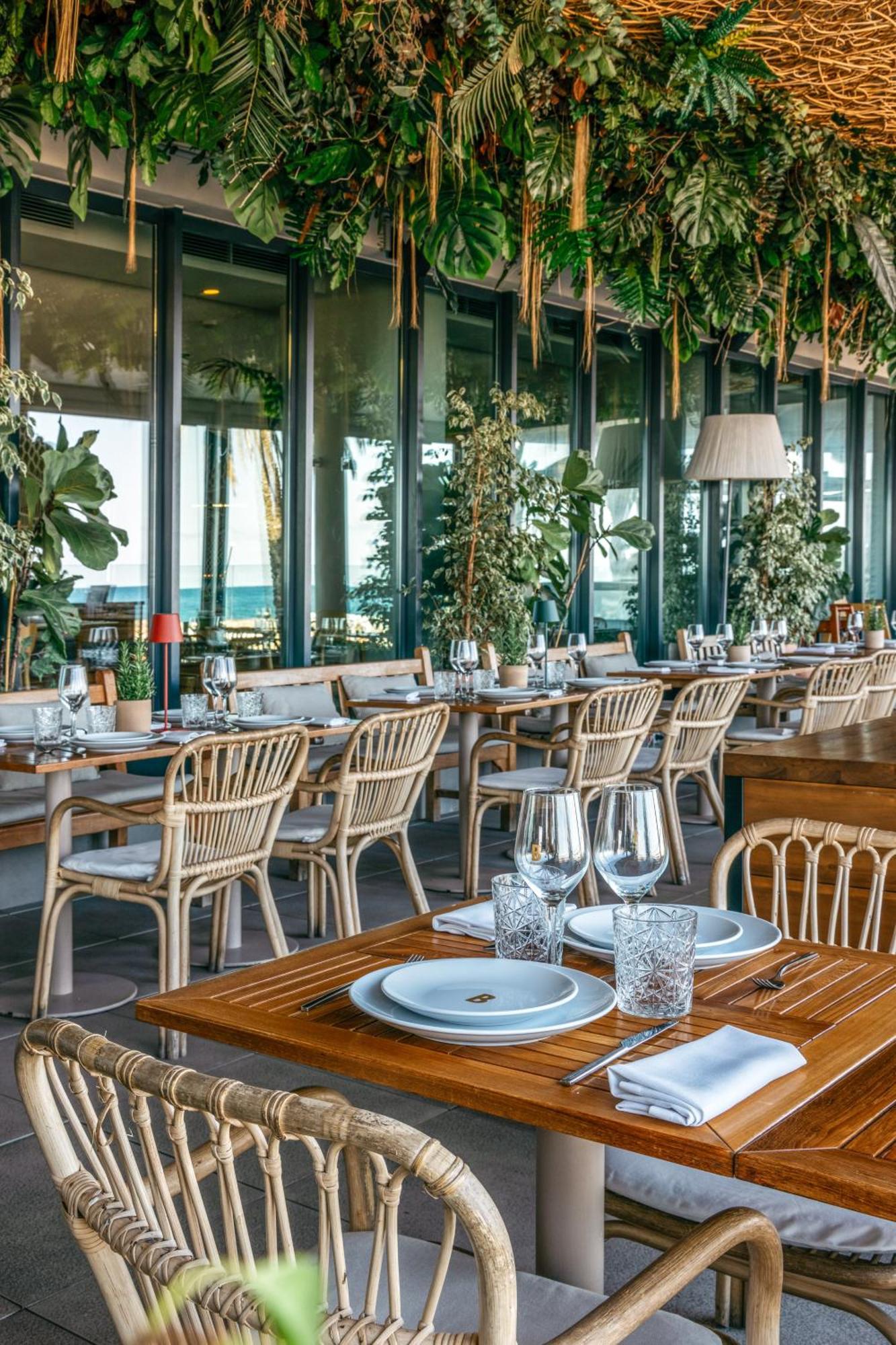 فندق Me Sitges Terramar المظهر الخارجي الصورة Restaurant